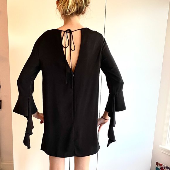 Rare C/MEO Collective black V-neck mini dress with unique flare sleeves - Picture 12 of 16